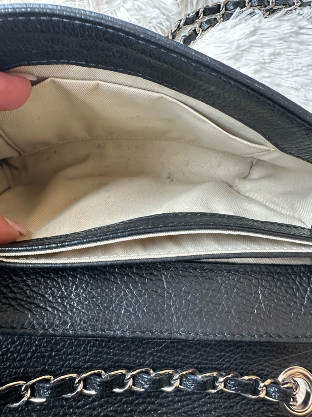 Valentino By Mario Valentino Isabelle Dollaro Black Leather Crossbody Bag - Picture 8 of 16